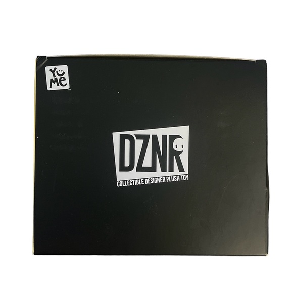 Transformers Bumblebee Collectible Plush Toy - Picture 4 of 5